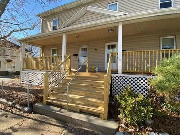 70 Francis St #70, Waltham, MA 02451