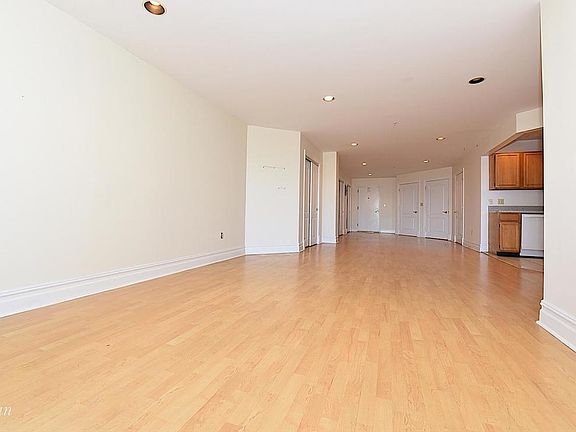 3rd image of 1919 24th Ave APT L611