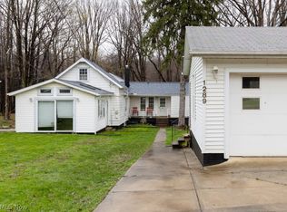 1289 Caryl Dr, Bedford, OH 44146