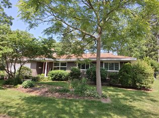 121 N Parkside Ave, Glen Ellyn, IL 60137