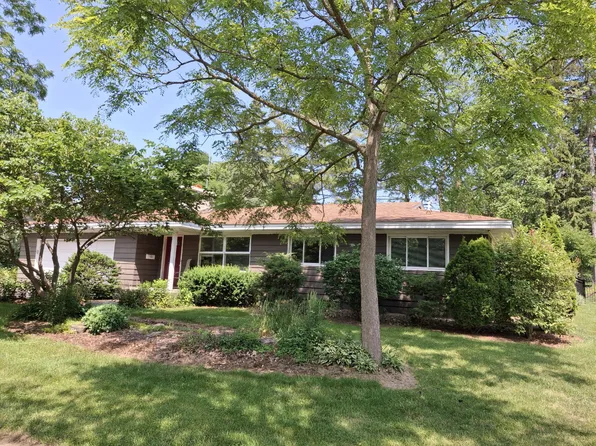 121 N Parkside Ave, Glen Ellyn, IL 60137