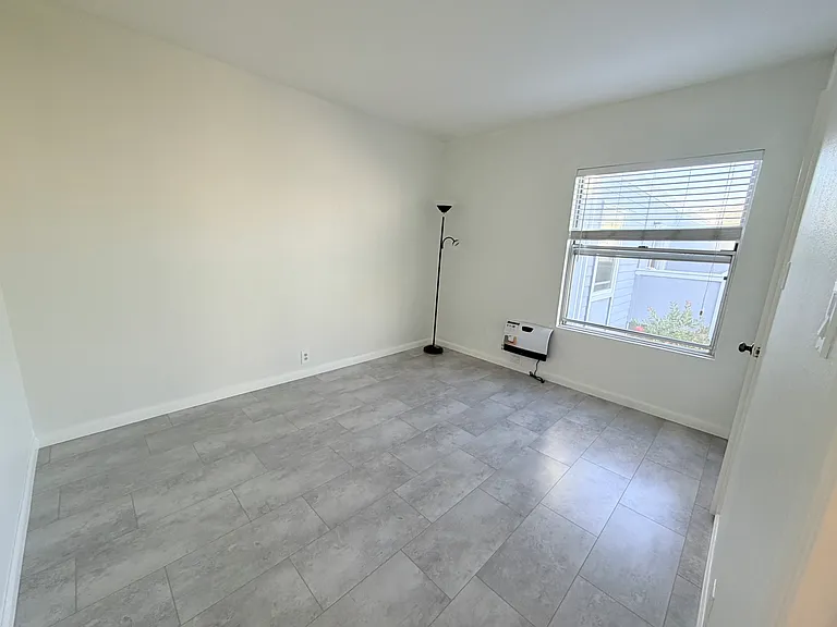 952 Mission Rd — Photo 13