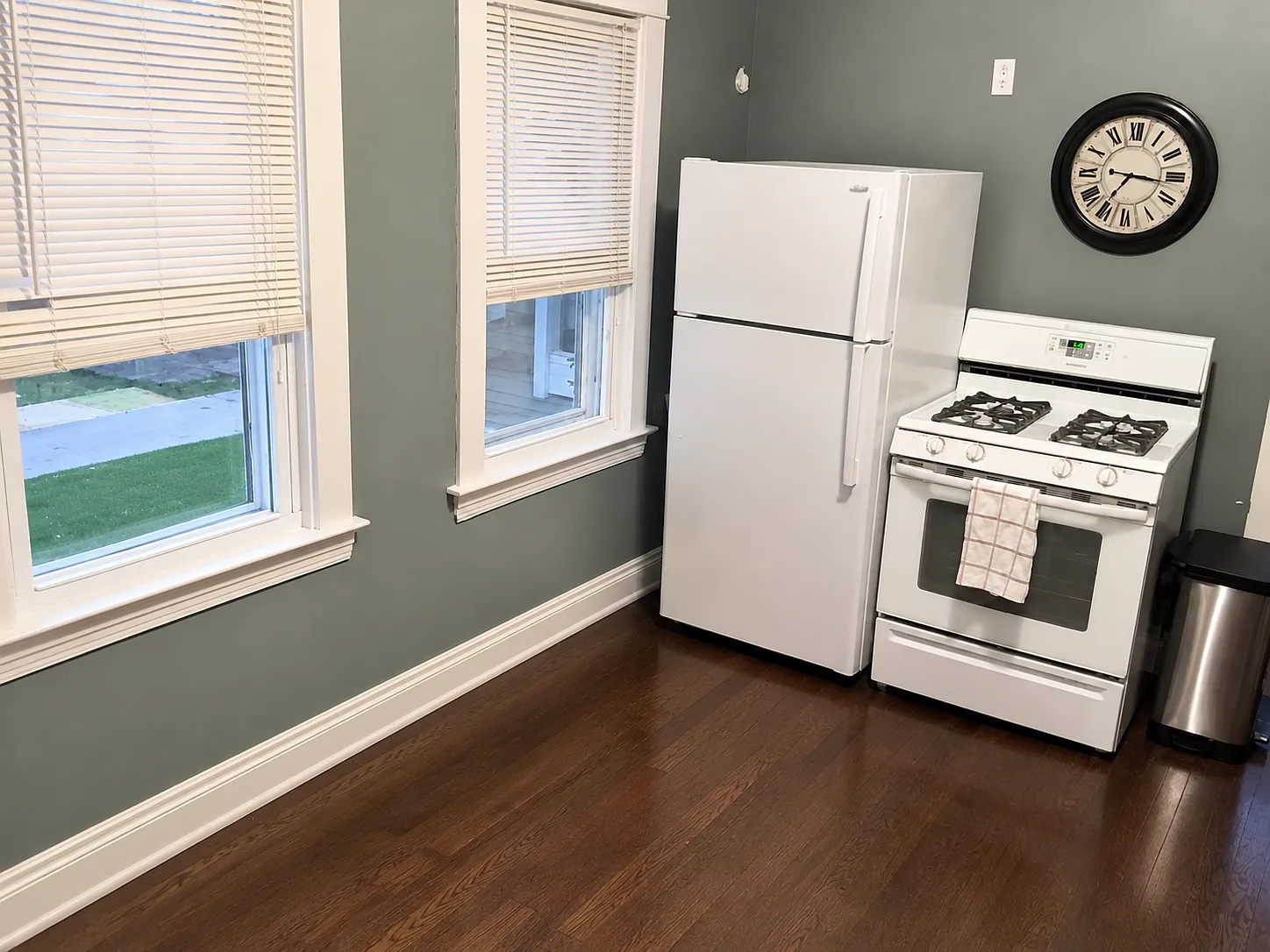 3 bed, 1.5 bath, 1632 sqft, $1,425 — Photo 4