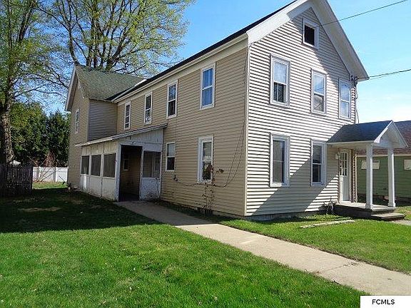 3rd image of 222 Washington St