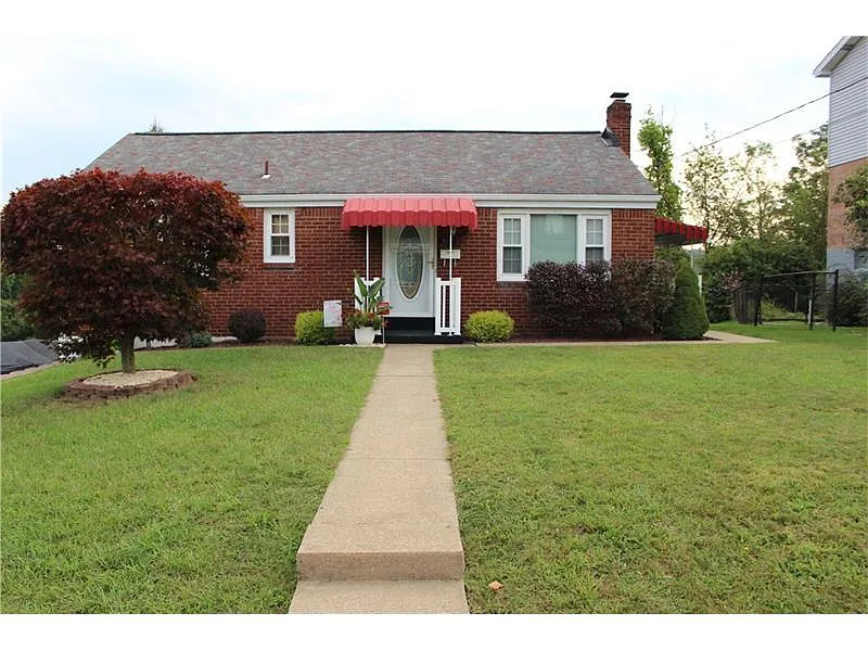 611 Douglas Ave photo 1