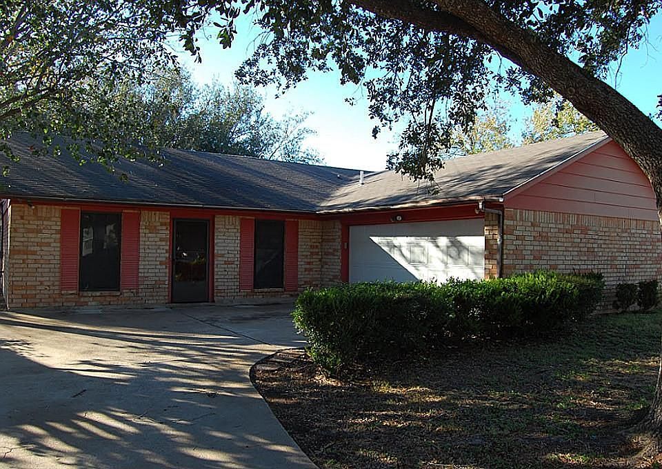 1st image of 4802 Dolphin St