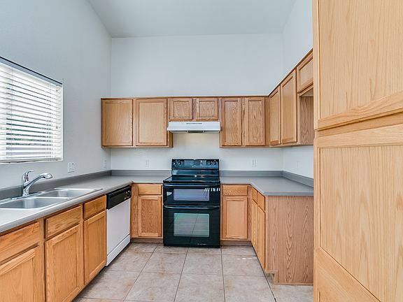 3rd image of 10421 W Palm Ln