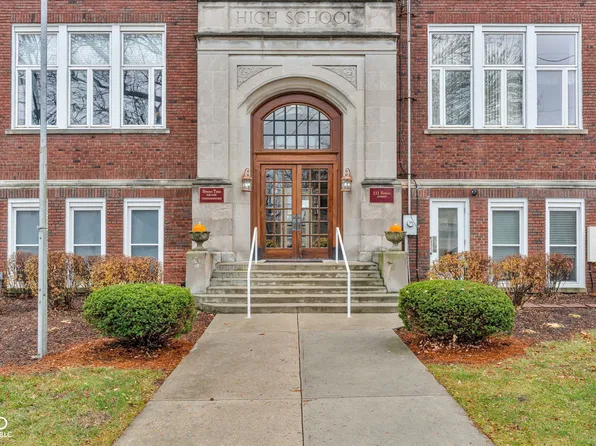 111 S Spring St APT 103, Greencastle, IN 46135