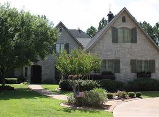 2 Sandy Creek Dr, Longview, TX 75605
