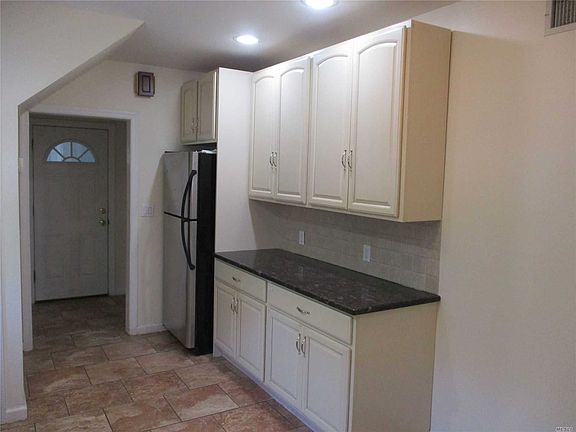4th image of 258 Washington Ave #1