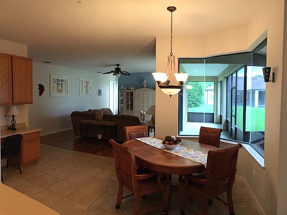 Dinette w/ Computer Cove