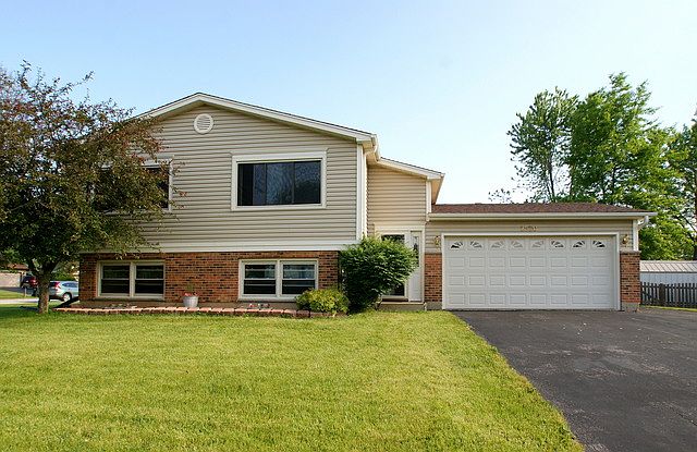 1st image of 2520 Heron Dr