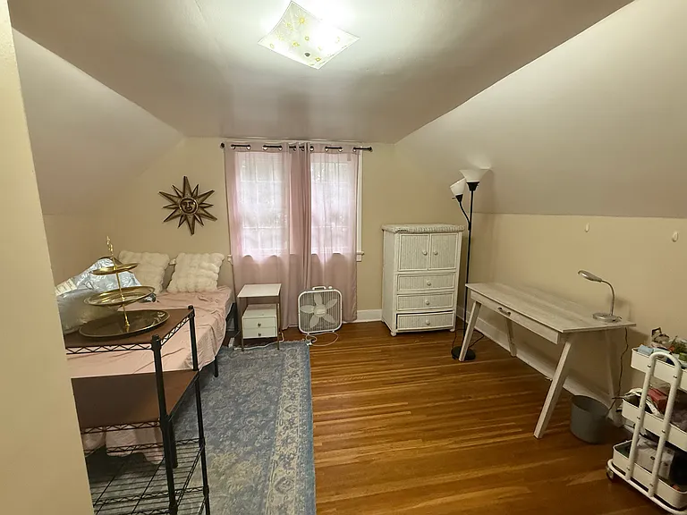 197 Rossiter Rd — Photo 16