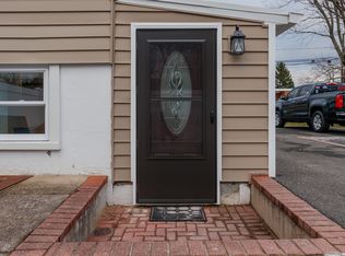 108 Ralph Ave, Babylon, NY 11702