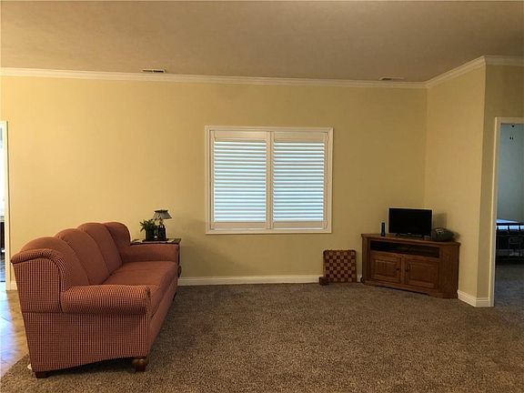 5th image of 3788 Anderson Dr N