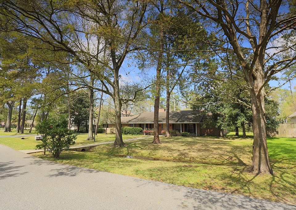 Beautiful large 25,000+ square foot lot in esteemed Bunker Hill with great SBISD schools!