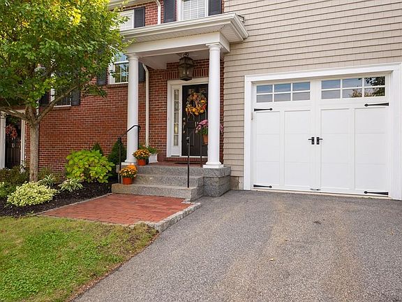 2nd image of 900 Lynnfield St #C11