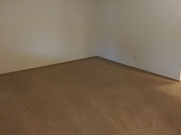 3rd image of 102 160th St S APT 7