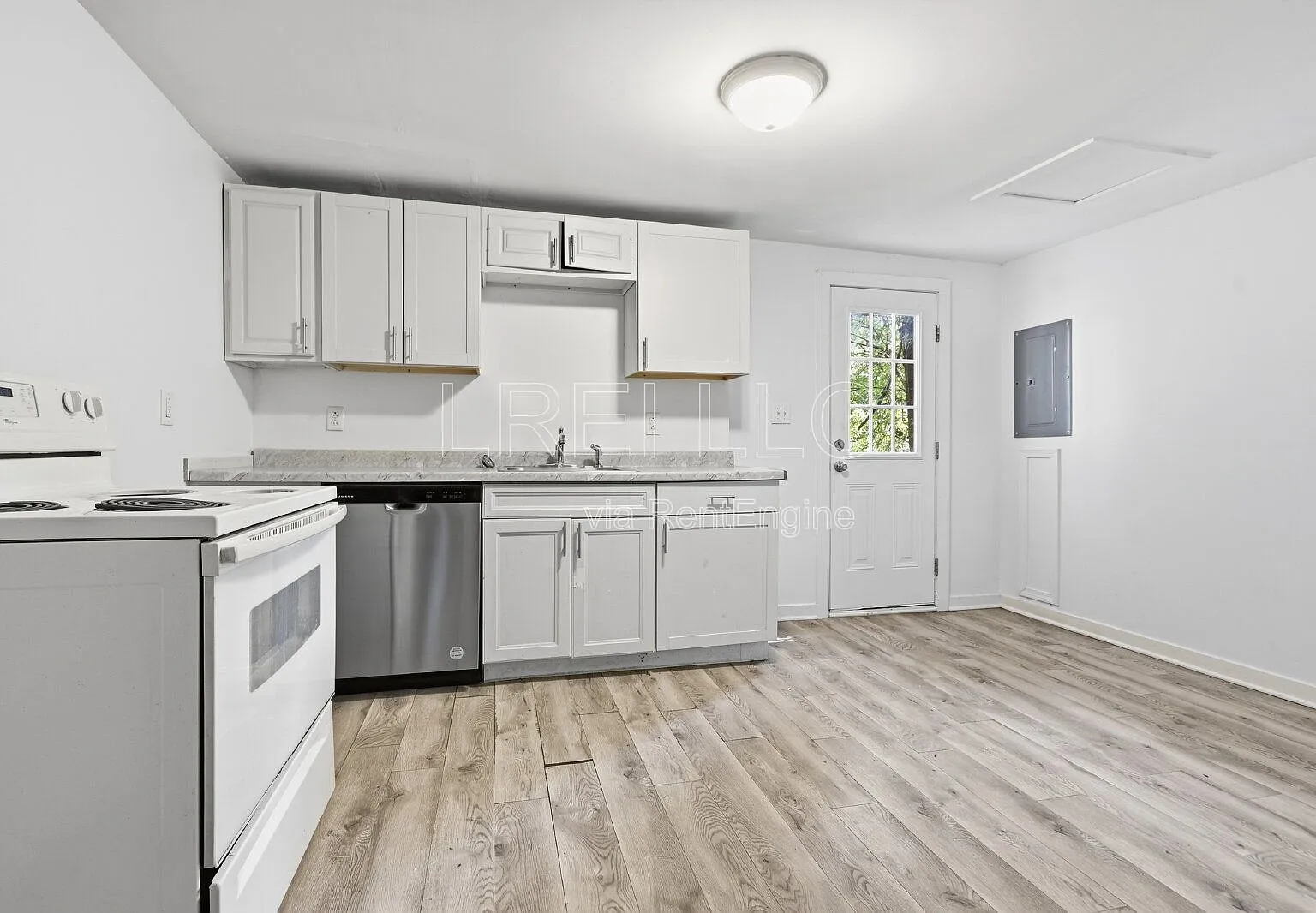 2 bed, 1.0 bath, 800 sqft, $825 — Photo 3