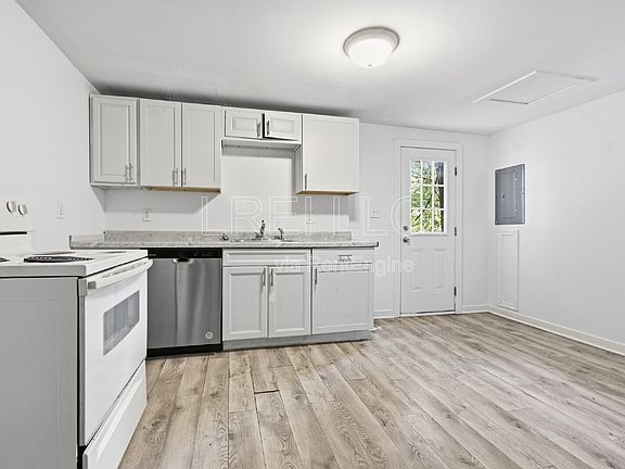 3rd image of 1743 W Hill St #2