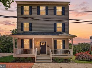 311 Saint Mary St, Burlington, NJ 08016