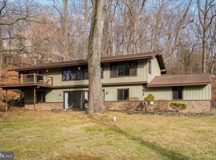 645 Twin Bridge Dr, Wayne, PA 19087