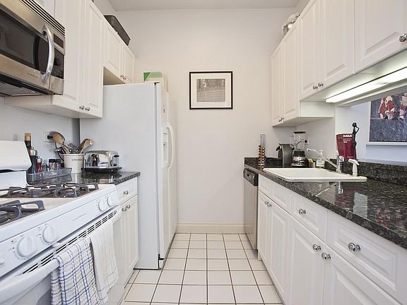 5th image of 350 E 82nd St APT 10H