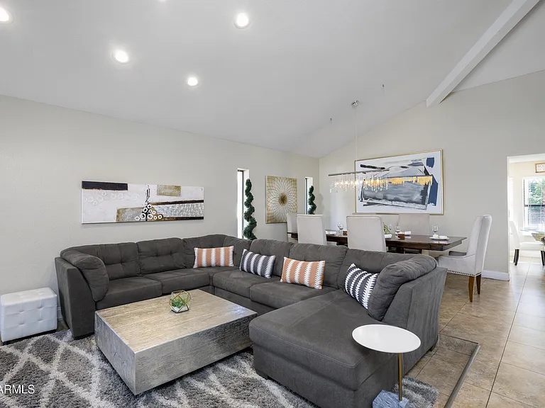 6709 E Sandra Ter — Photo 14