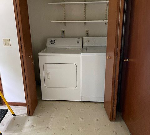 3rd image of 447 S 7th St #447