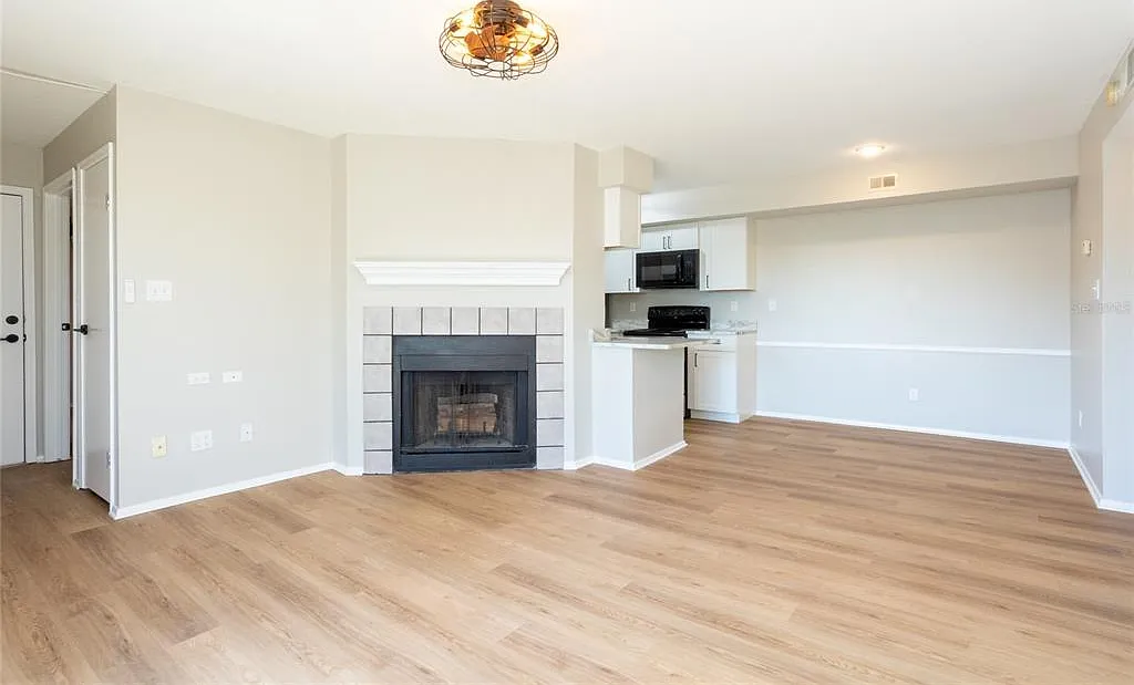 2 bed, 2.0 bath, 940 sqft, $2,000 — Photo 4
