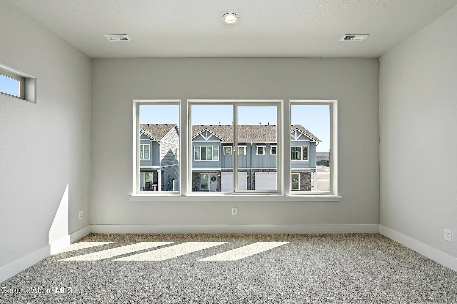 3 bed, 2.5 bath, 1581 sqft, $2,275 — Photo 1