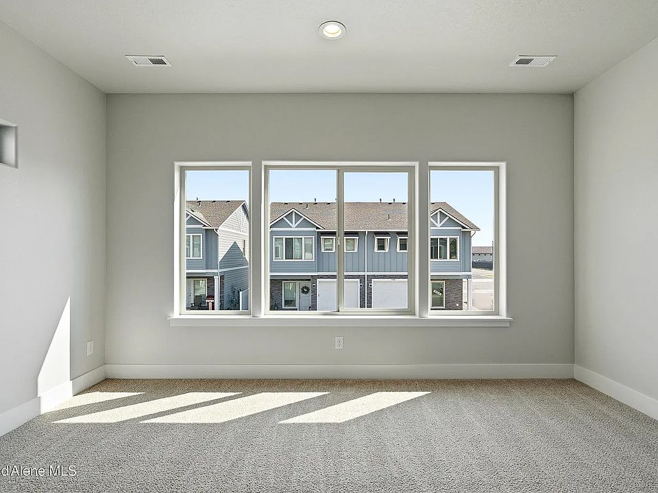 1st image of 751 N Galbraith Loop