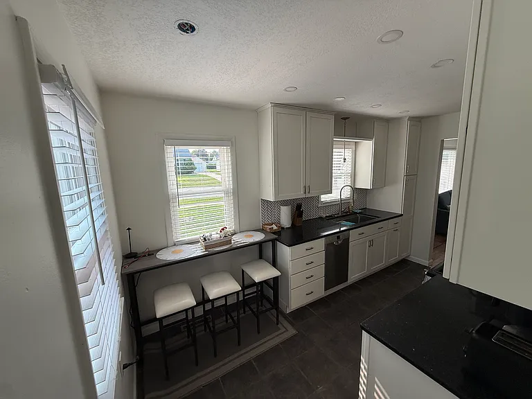 406 18th Ave SW — Photo 23