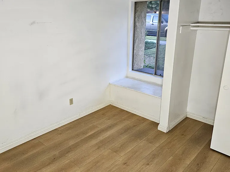 1042 W Pine St #A — Photo 9