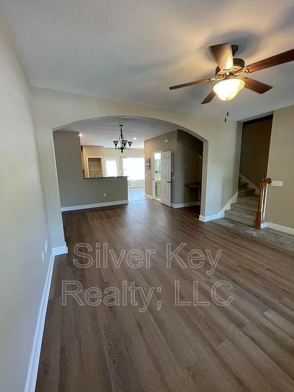 3 bed, 3.5 bath, 1820 sqft, $2,095 — Photo 3