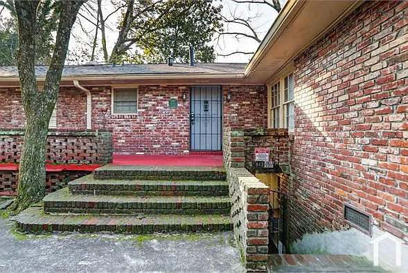 843 Artwood Rd NE — Photo 2