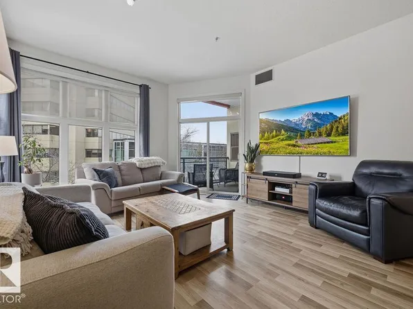 10147 112th St NW #401, Edmonton, AB T5K 1M1