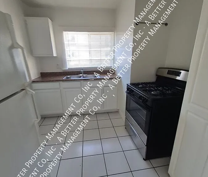 1144 Gladys Ave — Photo 15