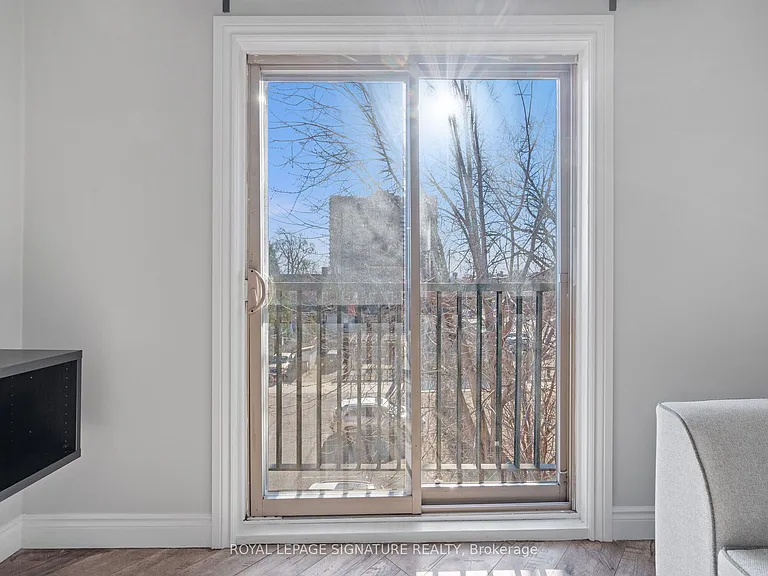 28 Victoria Ave N #312 — Photo 11