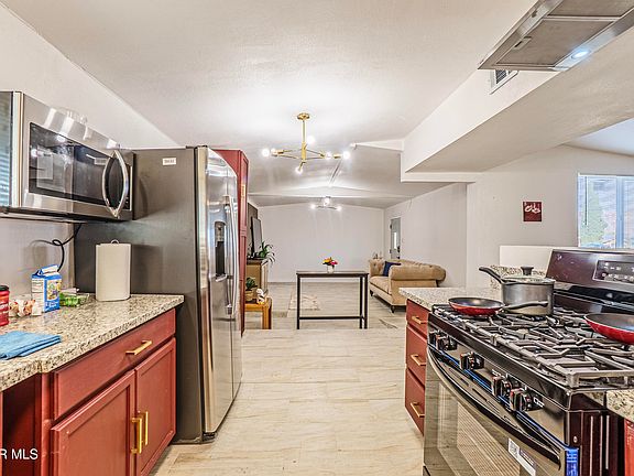 5th image of 3632 Flory Ave