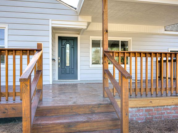 2nd image of 1819 Curtis Dr