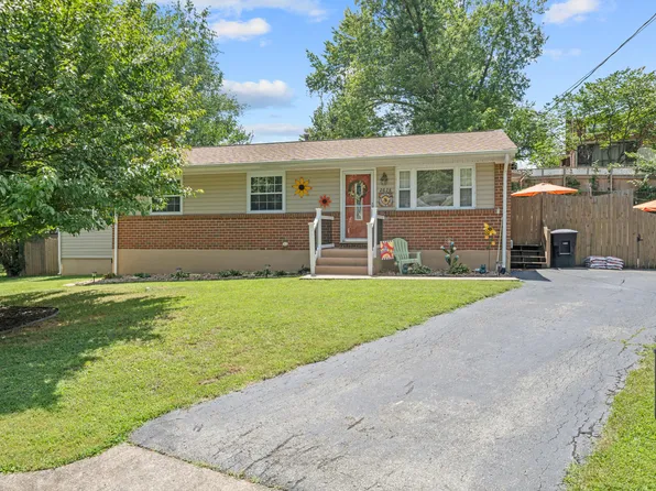 2628 Green Ridge Cir, Roanoke, VA 24019