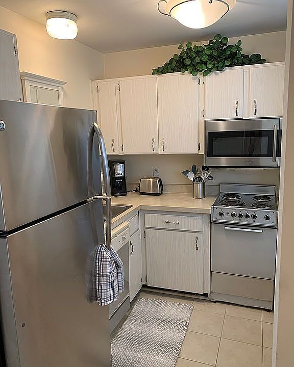 1st image of 10425 Carrollbrook Cir APT 109
