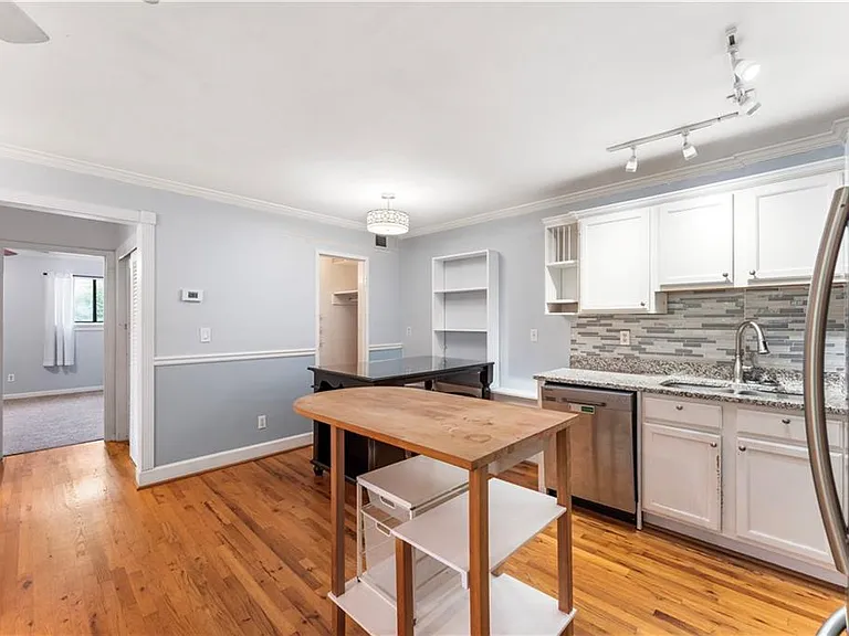 870 Glendale Ter NE #7 — Photo 12