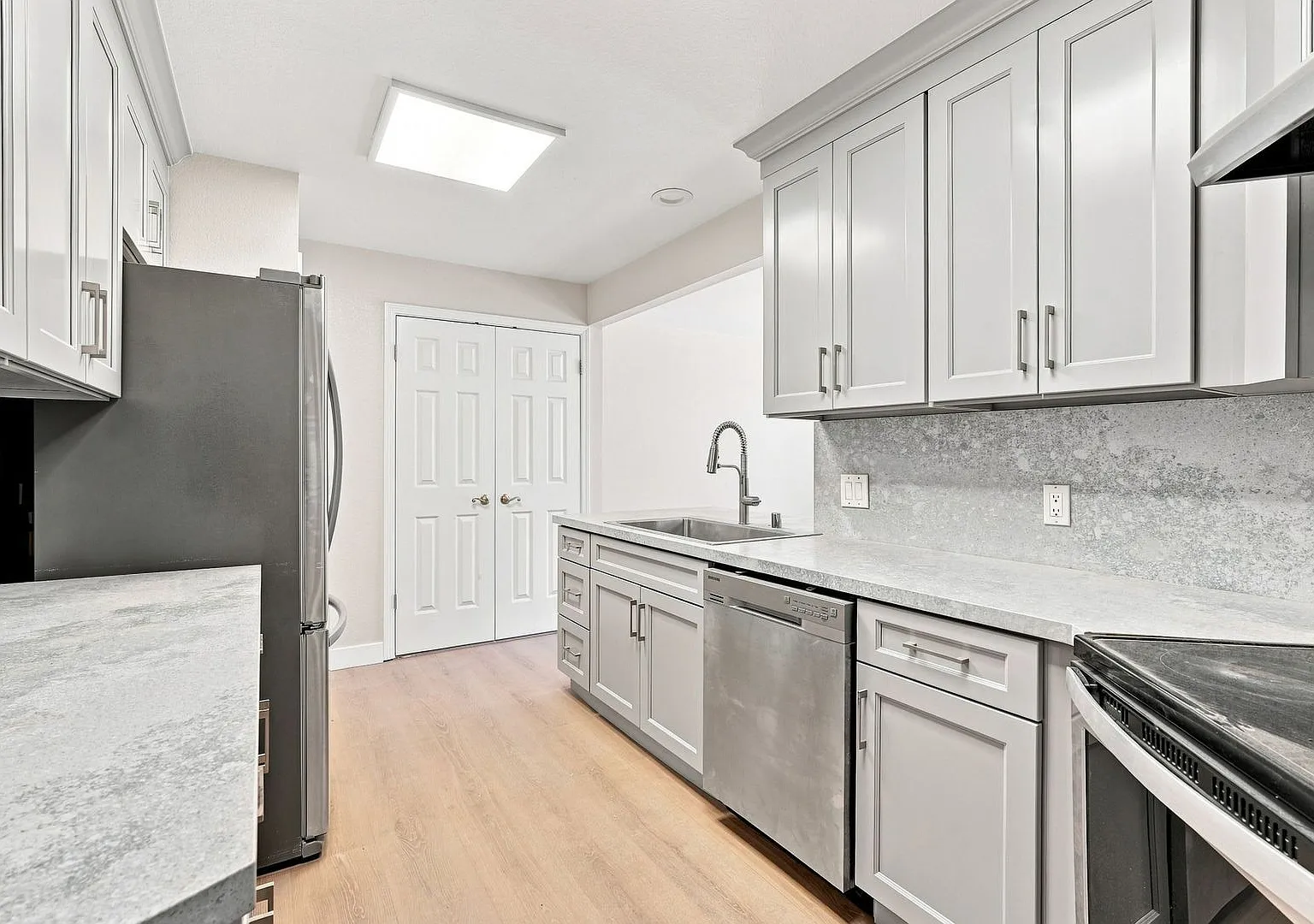 Updated 3BD Cupertino Home | Monta Vista High | Central A/C | 2-Car Garage — Photo 4
