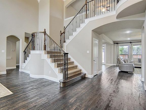 2nd image of 15842 Willowbrook Ln