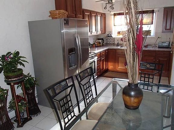 4th image of 9205 Skokie Blvd APT 204