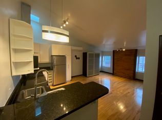 925 N Calvert St APT 3R, Baltimore, MD 21202