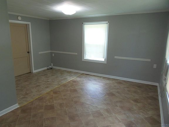 4th image of 611 Jefferson St