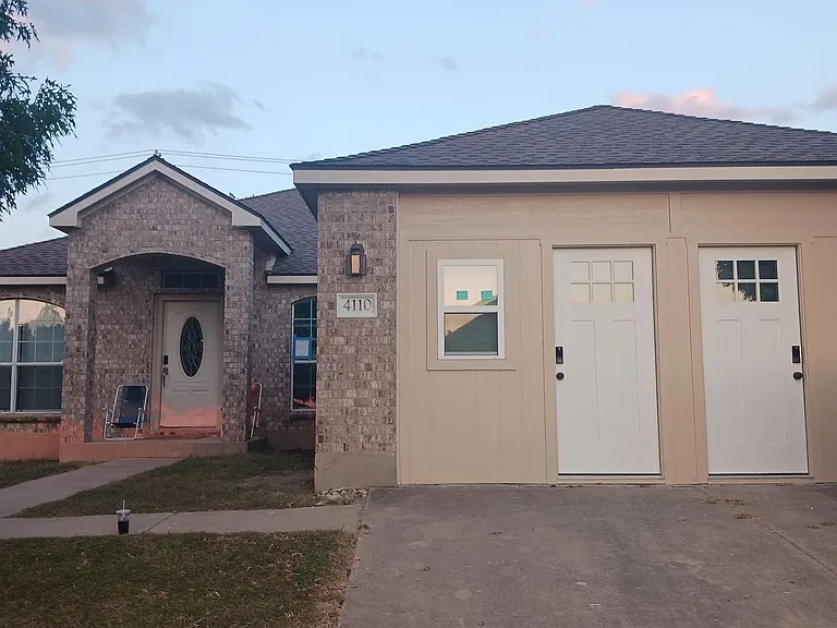 Room 8 on the left and room 7 on the right are isolated with private entrances out the front.